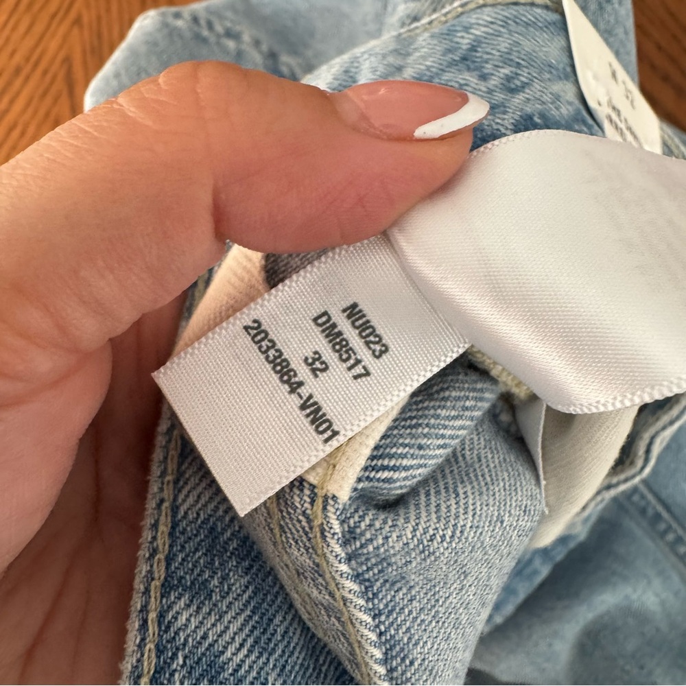 Madewell The Darted Barrel-Leg Jean
Edmonson WashRigid NWT SZ‎ 32 - Picture 10 of 13